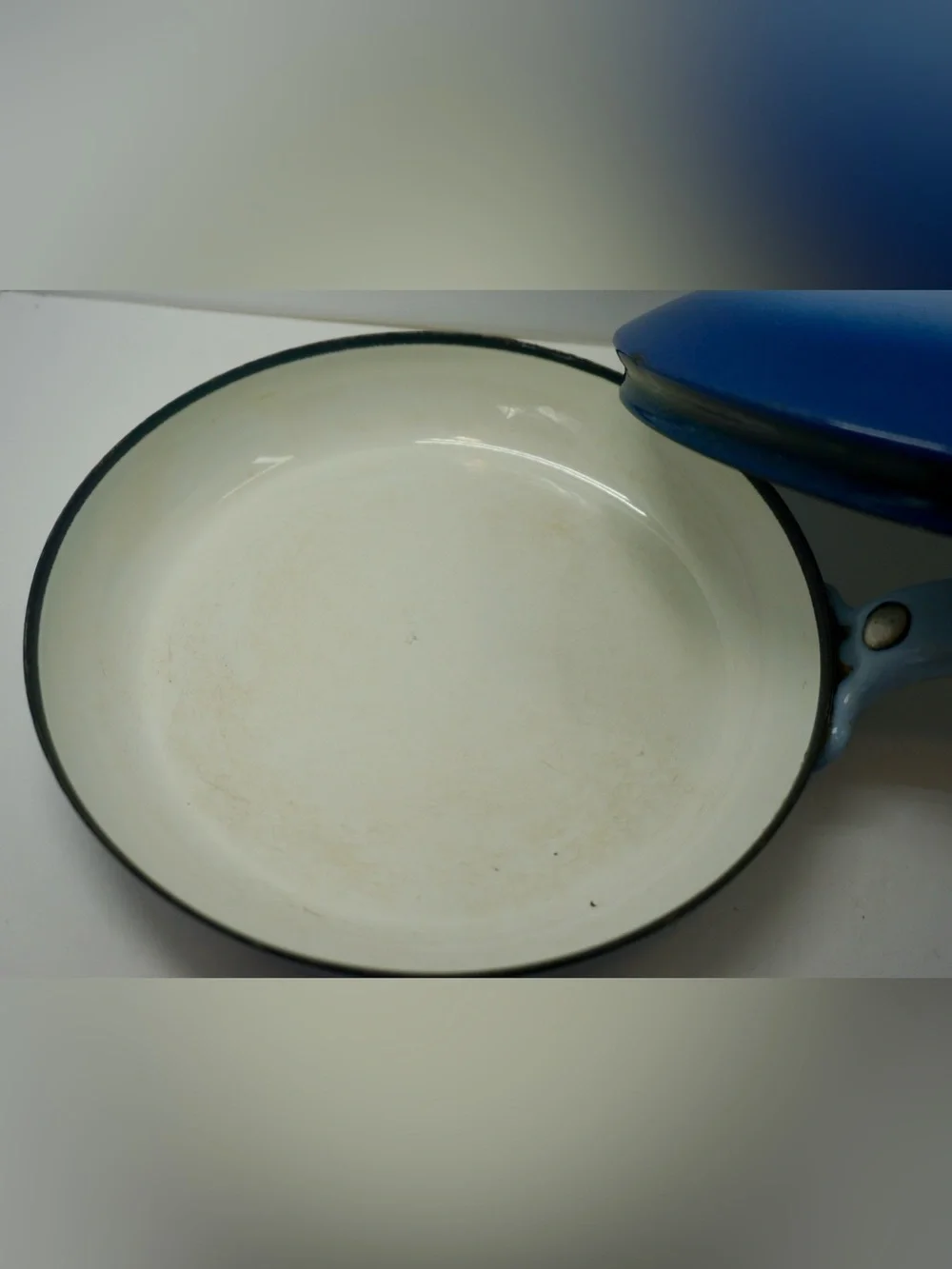 Vintage 1970s Globe-Ware Blue Ombré Enameled Skillet with Lid